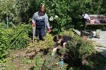 Субботник по подготовке к престольному празднику - Дню Святой Троицы.