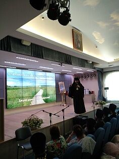 Настоятель Троицкого храма посетил Епархиальный выпускной