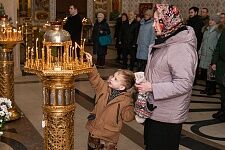 Поздняя Божественная литургия и праздничные гуляния в день Рождества Христова