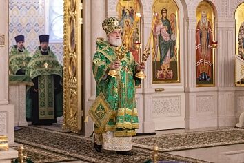Всенощное бдение в канун праздника Пресвятой Троицы