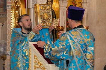 Покров Пресвятой Богородицы