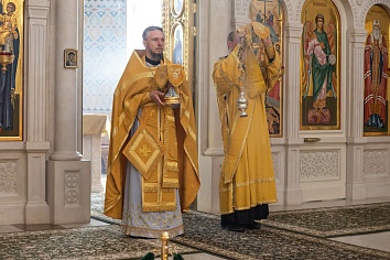 Воскресное богослужение на неделе 1-й по Пятидесятнице, Всех святых