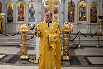 Воскресное богослужение на неделе 1-й по Пятидесятнице, Всех святых