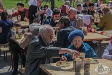 День Жен-Мироносиц