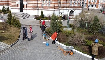 Традиционный субботник на территории храма
