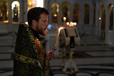 Утреня Великой Пятницы с чтением двенадцати Евангелий