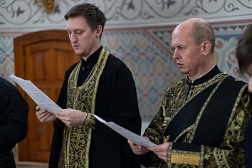 Богослужение Великой Пятницы с Выносом Плащаницы