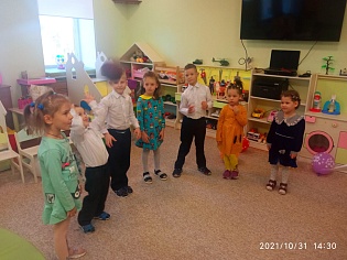 Ежегодная акция "Согреем детские сердца" прошла на приходе Троицкого храма в Щурове