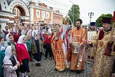 Перенесение мощей свт Николая Чудотворца из Мир Ликийских в Бар