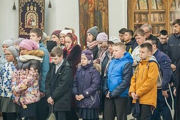 Крест колокольни Троицкого храма занял свое место после реставрации