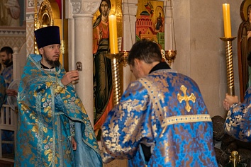 Покров Пресвятой Богородицы