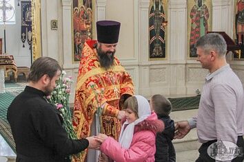 День Жен-Мироносиц