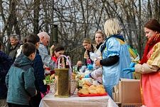 Пасхальные гуляния на приходе Троицкого  храма. 2022 год.