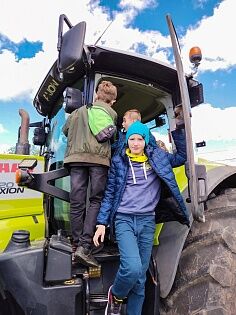 На православном фестивале «Служение богу и отечеству».