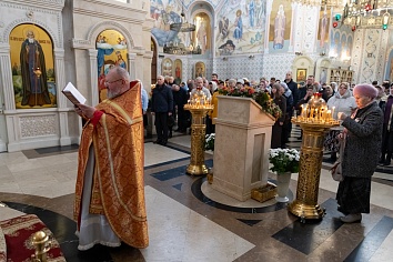 Воскресное Богослужение 26 апреля, на неделе третьей по Пасхе, святых Жен - мироносиц