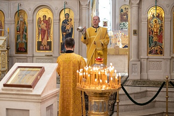 Воскресное богослужение на неделе 1-й по Пятидесятнице, Всех святых