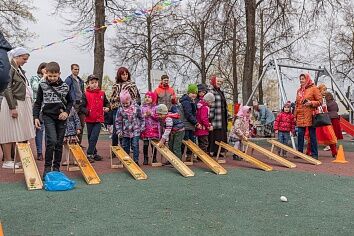 Пасхальные гуляния на приходе Троицкого  храма