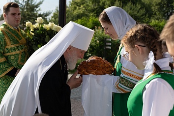 Всенощное бдение архиерейским чином накануне дня Святой Троицы