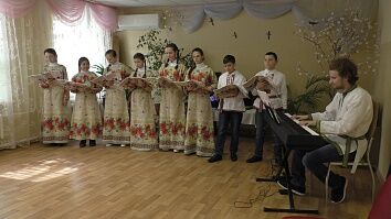 Продолжая поздравлять