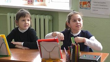 Священники Троицкого храма посетили образовательные и социальные учреждения города