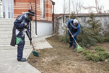 Традиционный субботник на территории храма