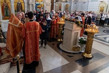 Воскресное Богослужение 26 апреля, на неделе третьей по Пасхе, святых Жен - мироносиц