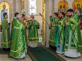 Престольный праздник Троицкого храма. Архиерейское богослужение