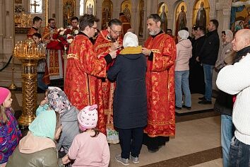 Утренняя Божественная литургия в праздник Пасхи!