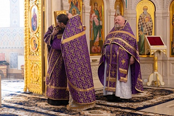 Божественная литургия 30 марта, в воскресенье, на неделе четвертой Великого поста