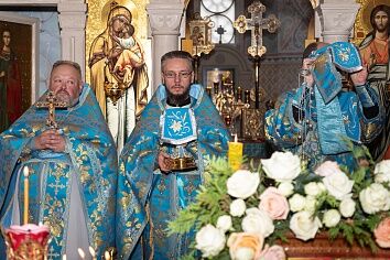 Покров Пресвятой Богородицы