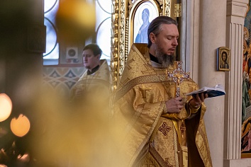 Божественная Литургия в воскресенье, на неделе тридцатой по Пятидесятнице