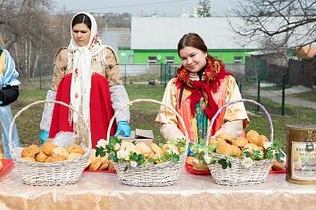 Традиционные пасхальные гуляния на приходе Троицкого храма!