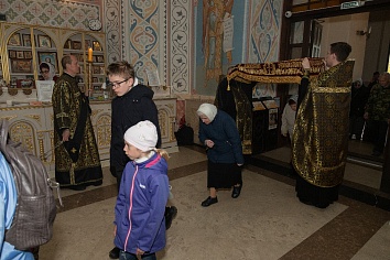 Великая Пятница. Утреня Великой Субботы с Чином Погребения Плащаницы