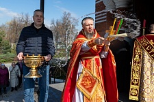 Божественная Литургия с чином раздробления артоса