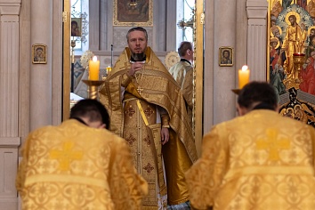 Божественная Литургия в воскресенье, на неделе двадцатой по Пятидесятнице