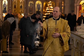 Божественная Литургия в воскресенье, на неделе двадцать восьмой по Пятидесятнице