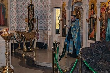 Акафист Пресвятой Богородице (Похвала Пресвятой Богородице). 