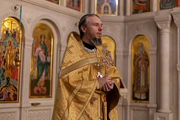 Божественная Литургия в воскресенье, на неделе двадцать второй по Пятидесятнице