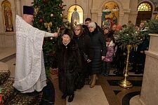 Поздняя Божественная литургия и праздничные гуляния в день Рождества Христова