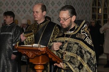 В Троицком храме по окончании Литургии Преждеосвященных Даров был совершен чин освящения колива.
