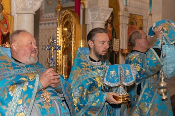 Покров Пресвятой Богородицы