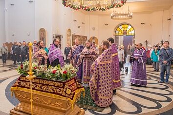 Великий Пяток. Вынос Плащаницы.