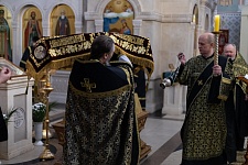 Богослужение Великой Пятницы с Выносом Плащаницы
