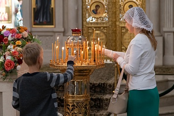 Божественная Литургия в воскресенье, на неделе двенадцатой по Пятидесятнице