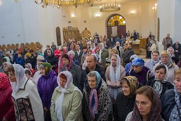 Воздвижение Честного и Животворящего Креста Господня празднуют сегодня православные христиане