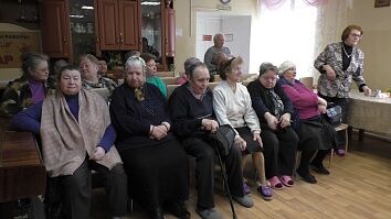 Продолжая поздравлять