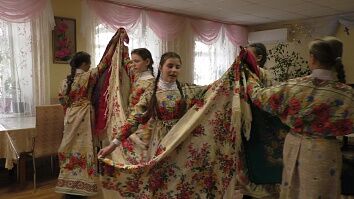 Продолжая поздравлять