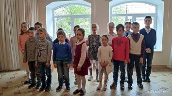 Праздник жён — мироносиц — замечательный повод устроить небольшой уютный пасхальный концерт!