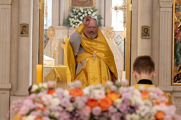 Божественная Литургия в субботу, на неделе пятой по Пятидесятнице, в день памяти первоверховных апостолов Петра и Павла