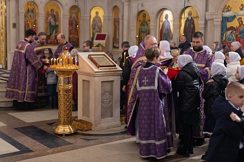 Божественная литургия 30 марта, в воскресенье, на неделе четвертой Великого поста